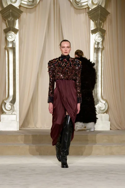 Look 24